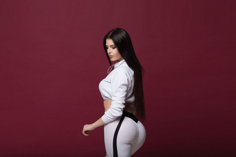 Kylie Jenner Embraces Her Toned-Down Look Without Makeup and Hair Extensions in New Selfie